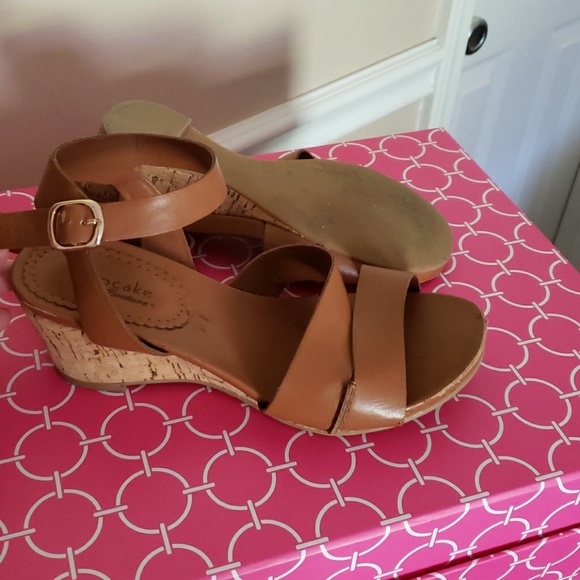 Girls Wedge Sandals - Picture 2 of 2